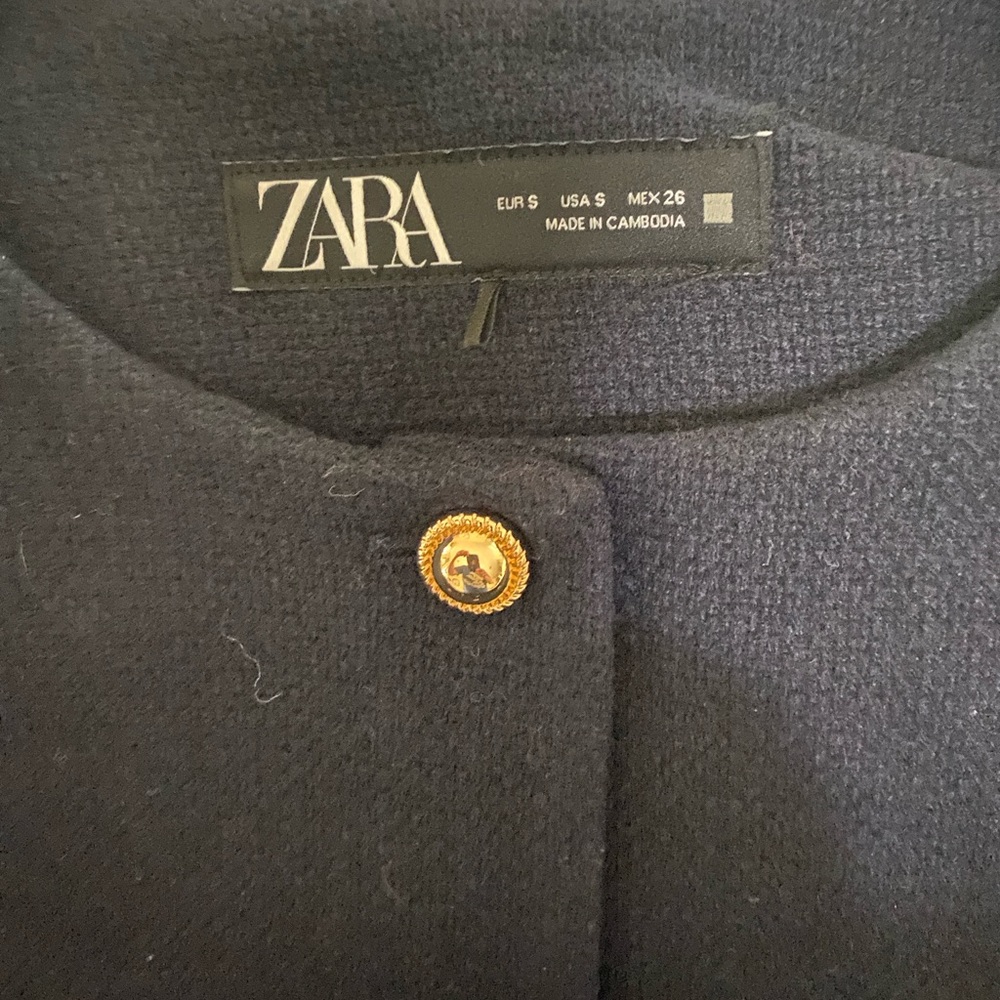 Elegant Navy Jacket with Gold Accents - Picture 4 of 4